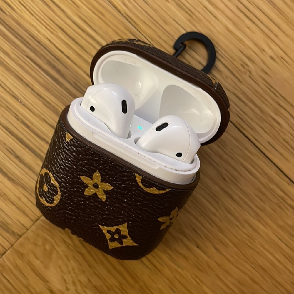 Airpod case monogram NEW